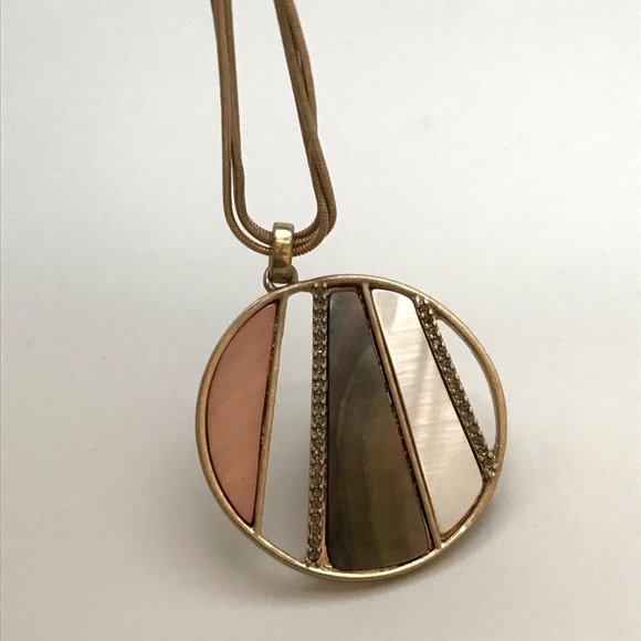 NEW Kenneth Cole NY Geometric Disc Shell Necklace - Picture 8 of 8